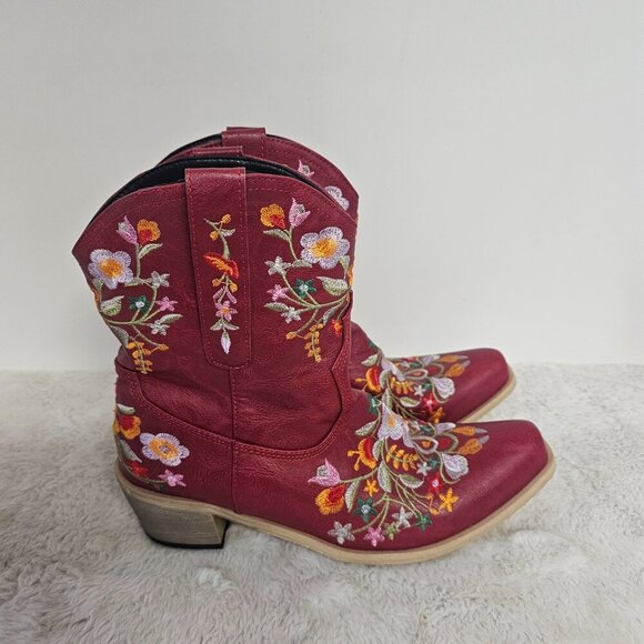 NWT Red Embroidered Floral Faux Leather Cowgirl Boho Snip Toe Bootie 39 (8) - Picture 3 of 11